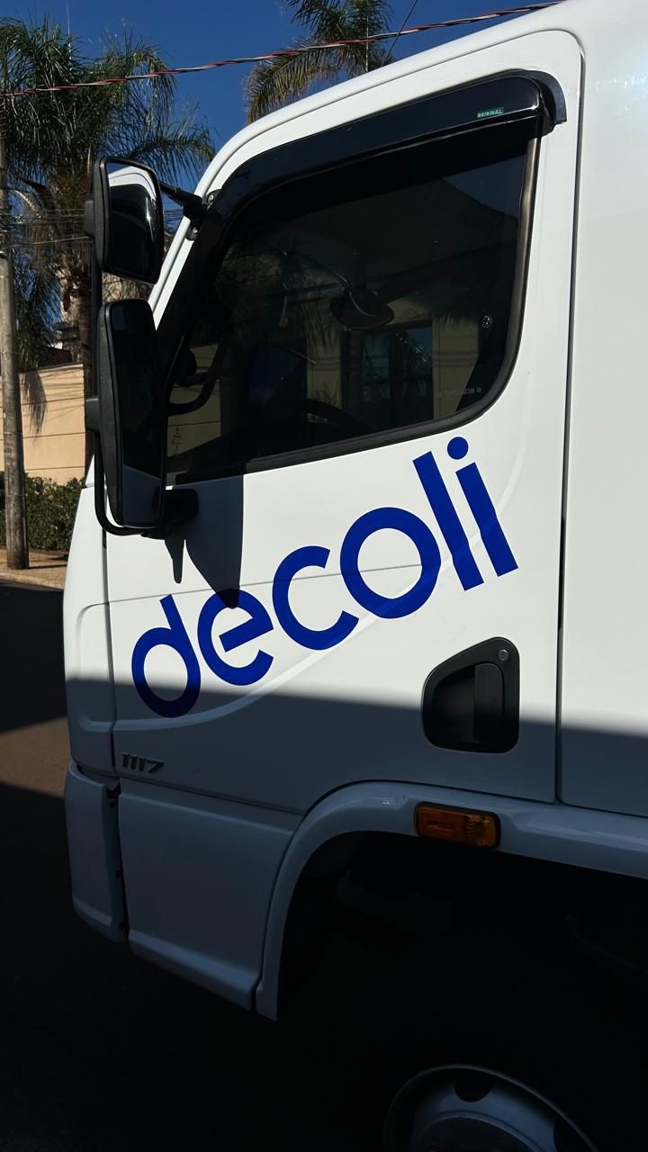 Adesivação de caminhão — Decoli